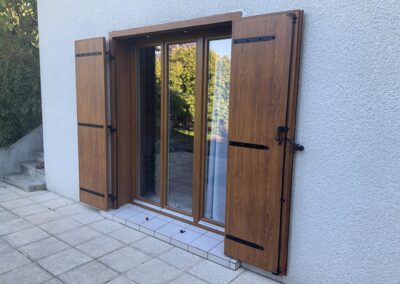 Installation, rénovation menuiserie de qualité à Chambéry en Savoie, Haute-Savoie, Isère et Ain. Installation de fenêtres en PVC.